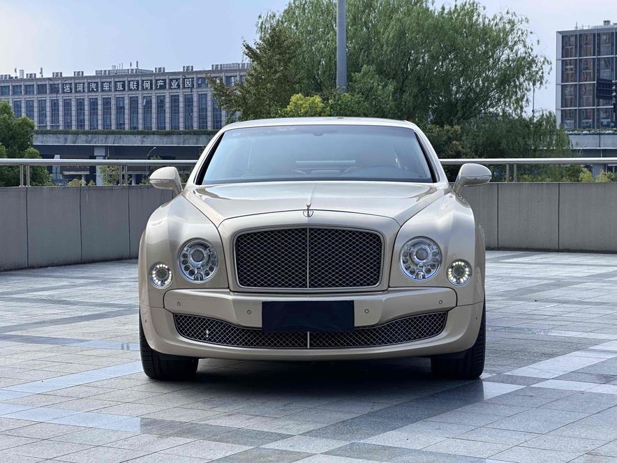 r1016175-bentley-mulsanne-2011_0