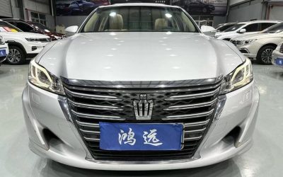 r1016197-toyota-crown-2016_0