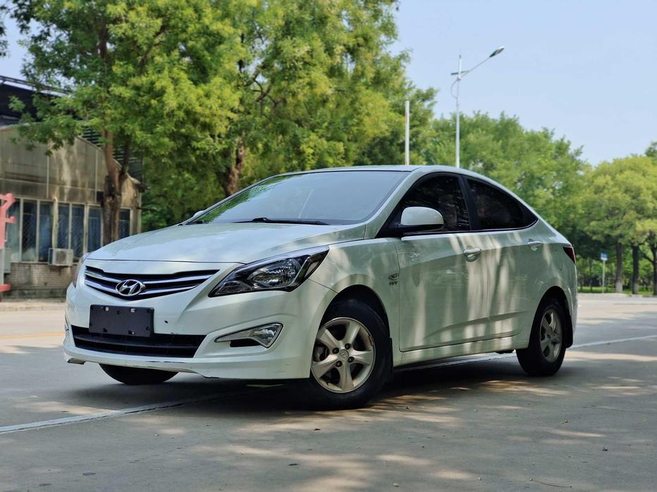 r1016309-hyundai-reina-2016_0