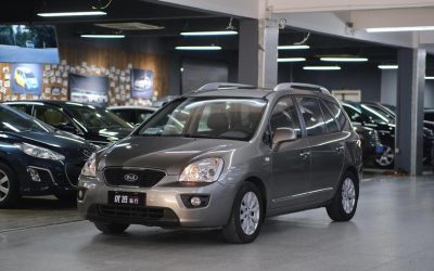 r1016325-kia-carens-2013_0