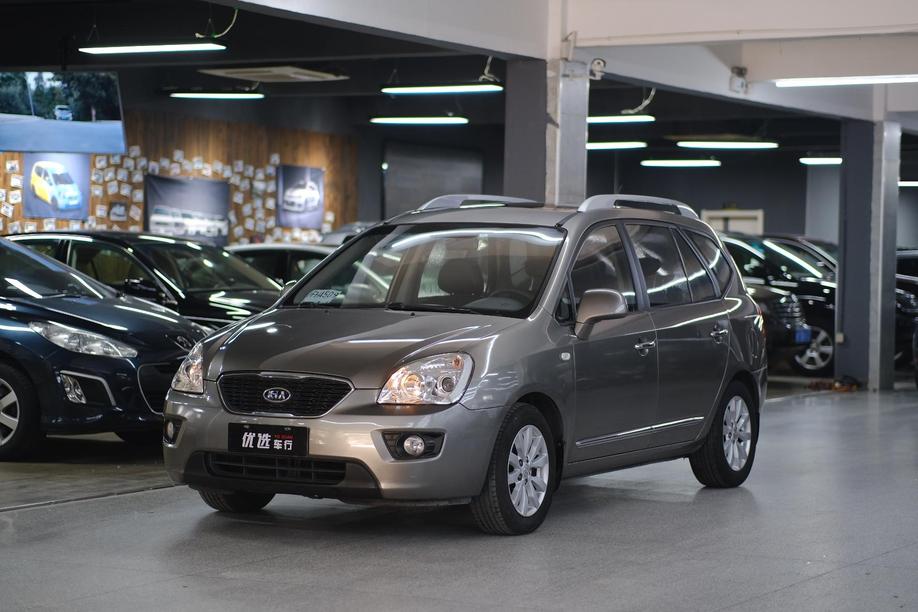 r1016325-kia-carens-2013_0