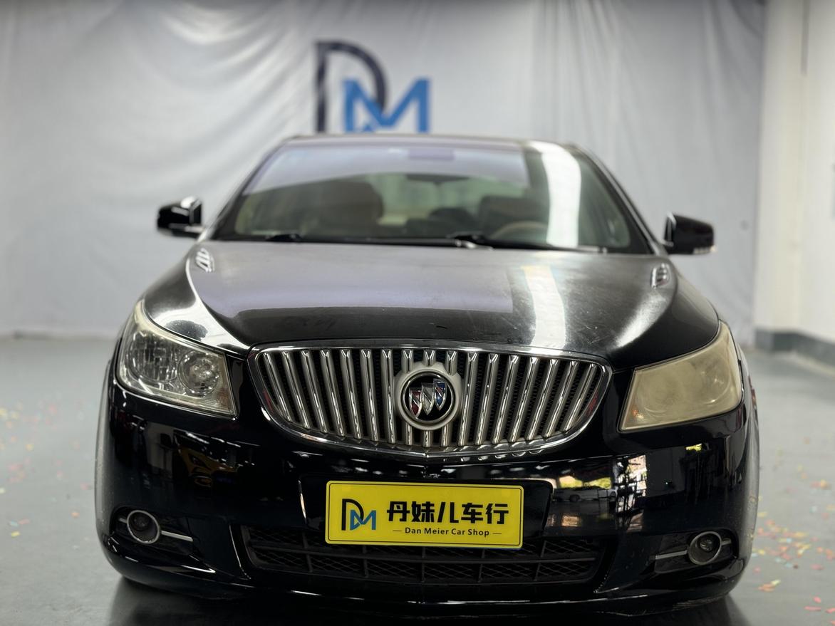 r1016344-buick-lacrosse-2012_0