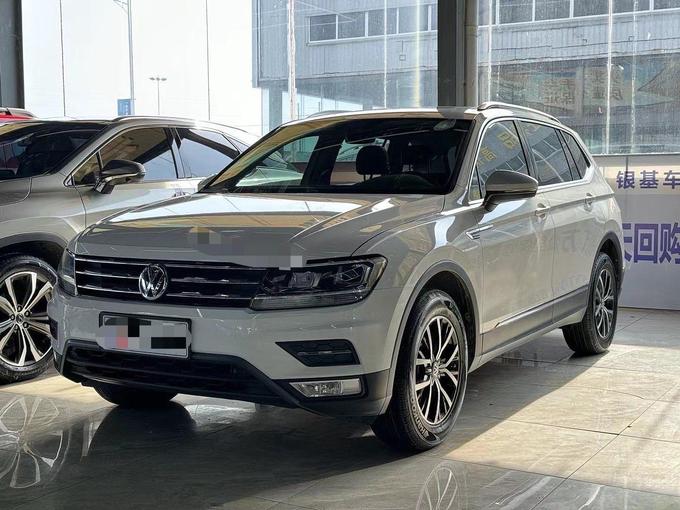 r1016437-volkswagen-tiguan-l-2018_0
