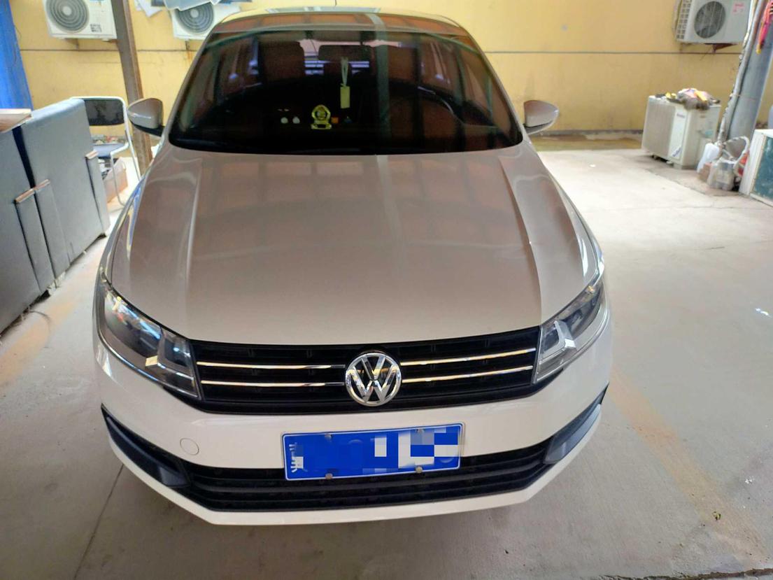 r1016484-volkswagen-santana-2017_0