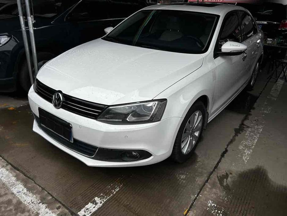 r1016550-volkswagen-sagitar-2014_0