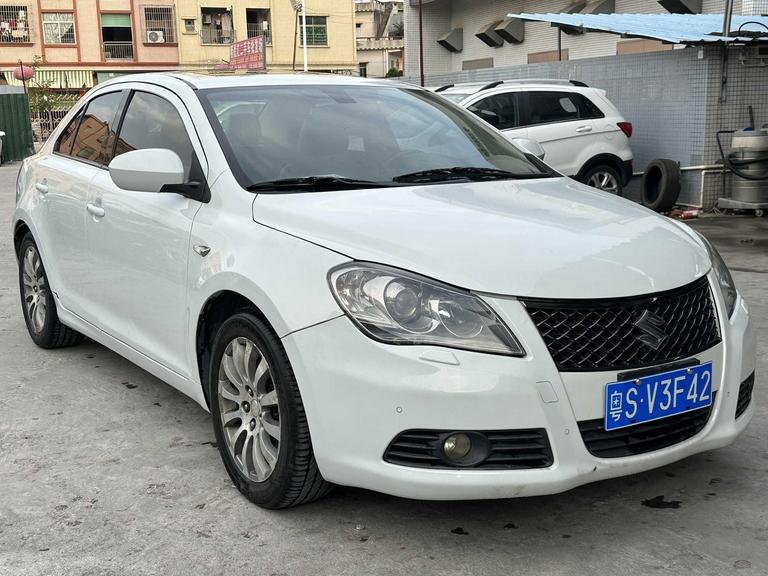 r1016573-suzuki-kizashi-2011_0