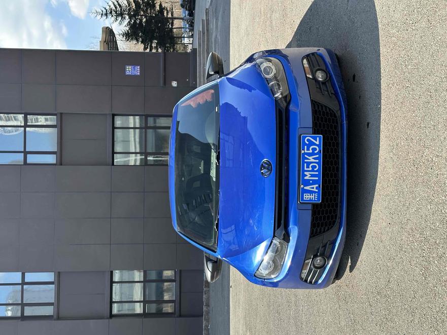 r1016600-volkswagen-scirocco-2014_0
