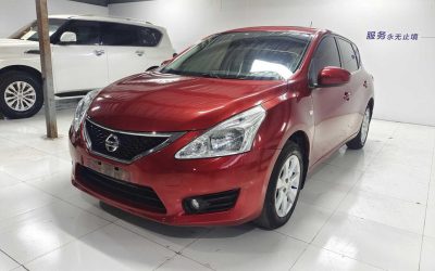 r1016605-nissan-tiida-2015_0