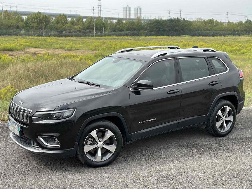 r1016657-jeep-cherokee-2021_0