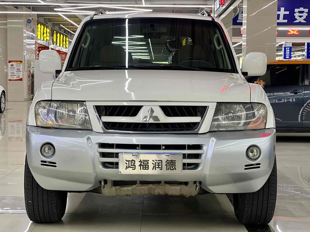 r1016695-mitsubishi-pajero-2009_0