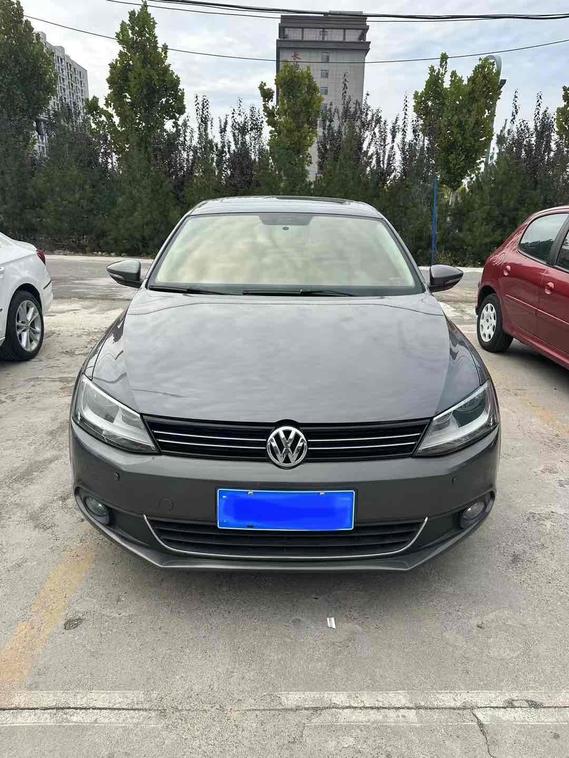 r1016749-volkswagen-sagitar-2013_0