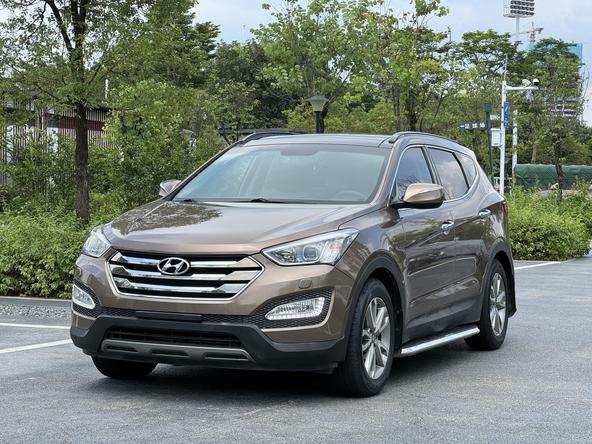 r1016832-hyundai-santa-fe-2014_0