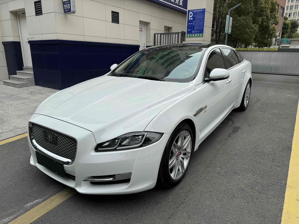 r1016857-jaguar-xj-2018_0