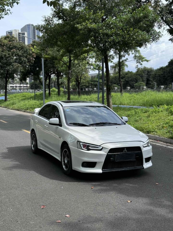 r1016992-mitsubishi-lancer-2012_0