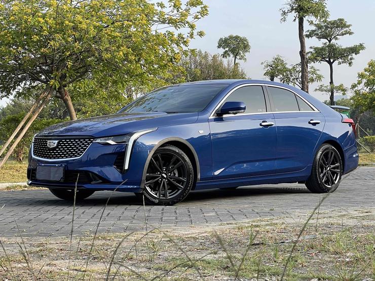 r1017076-cadillac-ct4-2022_0