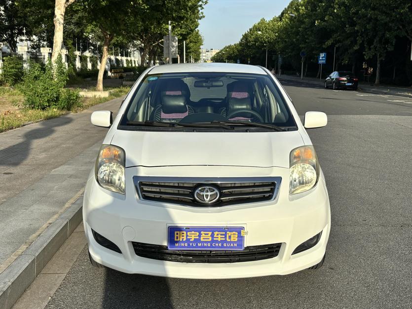 r1017122-toyota-yaris-2013_0