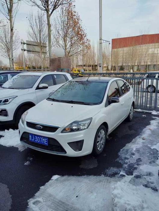r1017137-ford-focus-2012_0