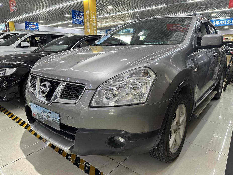 r1017210-nissan-qashqai-2012_0