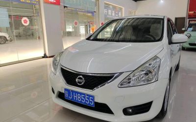 r1017261-nissan-tiida-2012_0