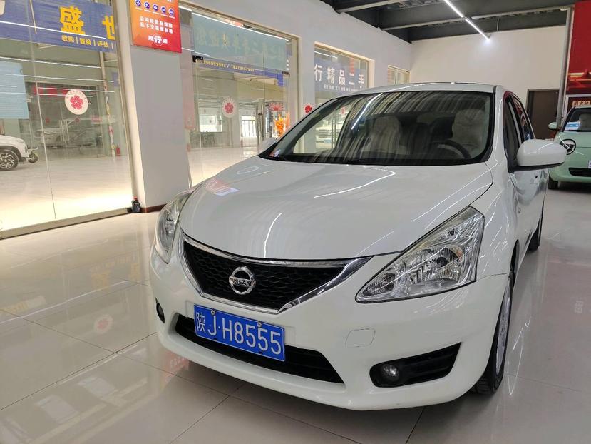 r1017261-nissan-tiida-2012_0