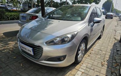 r1017460-peugeot-308-2013_0