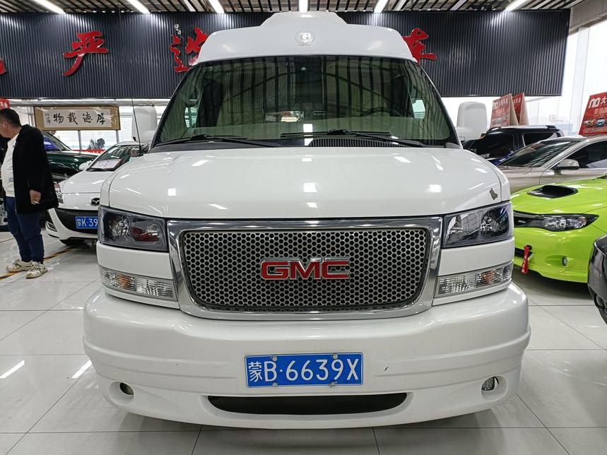 r1017567-gmc-savana-2011_0