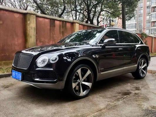 r1017581-bentley-bentayga-2019_0