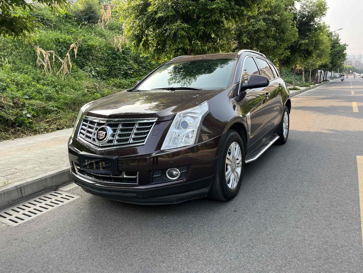 r1017610-cadillac-srx-2015_0
