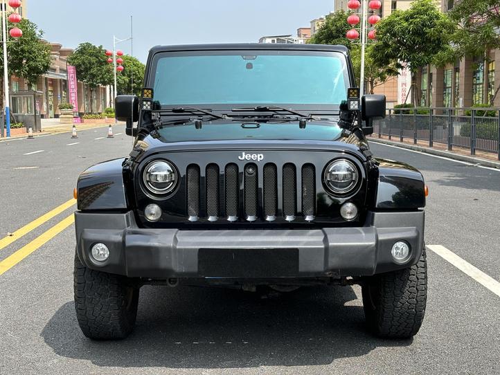 r1017667-jeep-wrangler-2015_0