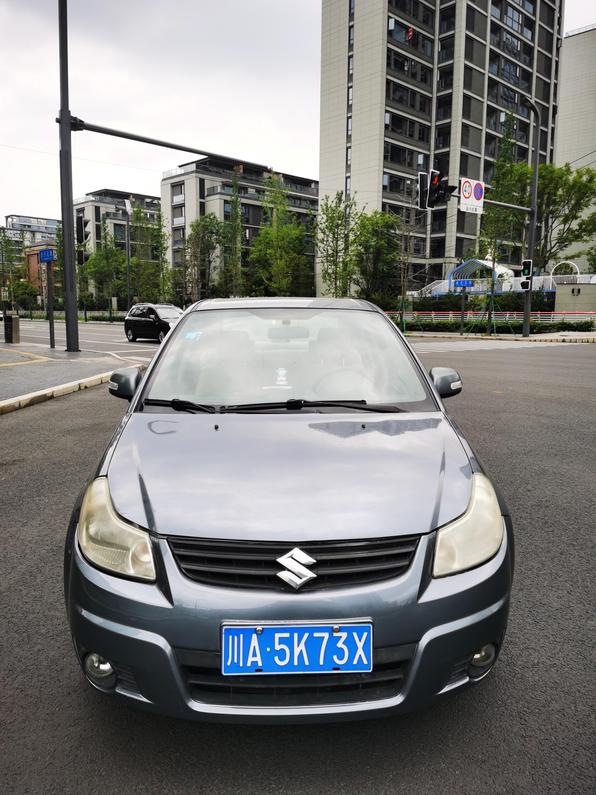 r1017675-suzuki-sx4-2010_0