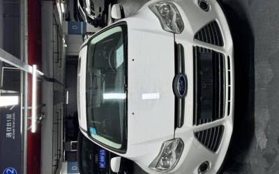 r1017879-ford-focus-2013_0
