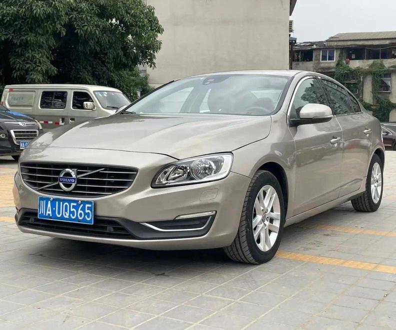 r1017918-volvo-s60-2015_0