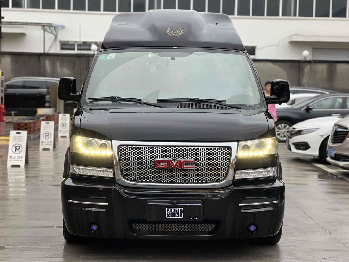 r1017928-gmc-savana-2015_0
