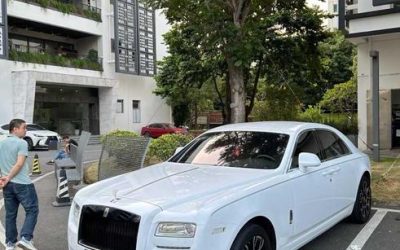 r1017937-rolls-royce-ghost-2011_0
