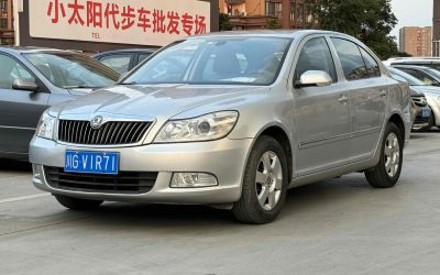 r1018036-skoda-octavia-2012_0
