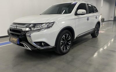r1018058-mitsubishi-outlander-2019_0