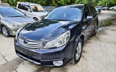 r1018103-subaru-outback-2011_0