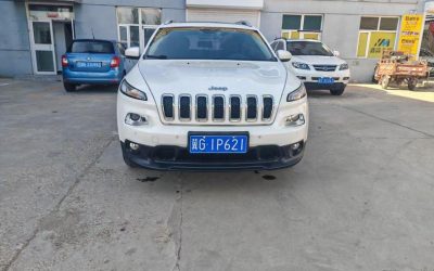 r1018109-jeep-cherokee-2015_0