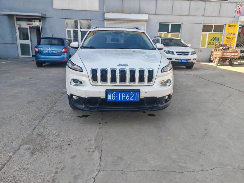 r1018109-jeep-cherokee-2015_0