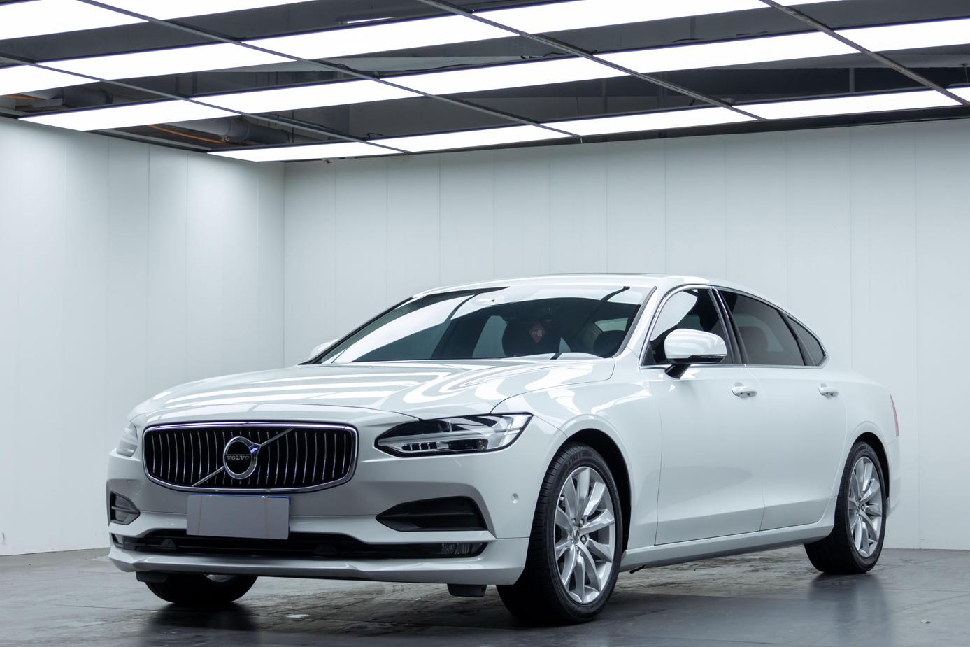 r1018180-volvo-s90-2018_0