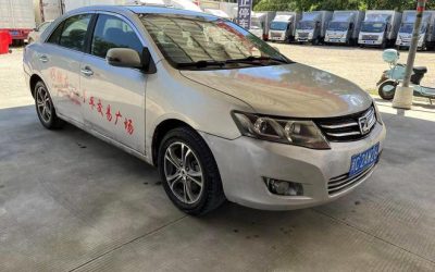 r1018255-zotye-z300-2015_0