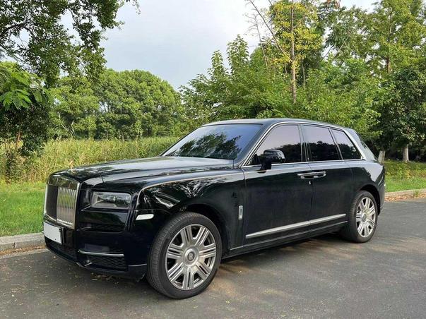r1018267-rolls-royce-cullinan-2022_0