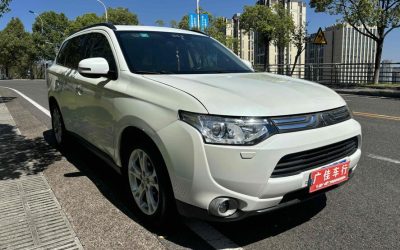 r1018305-mitsubishi-outlander-2014_0