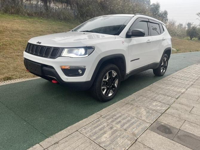 r1018320-jeep-compass-2017_0