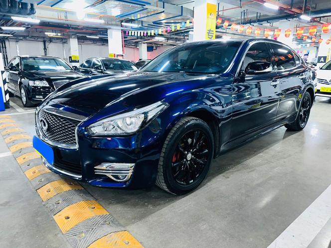r1018335-infiniti-q70-2018_0