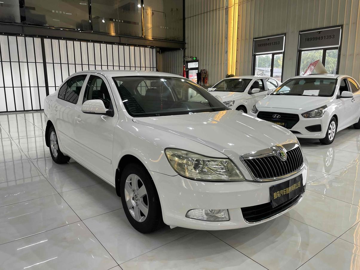 r1018373-skoda-octavia-2012_0