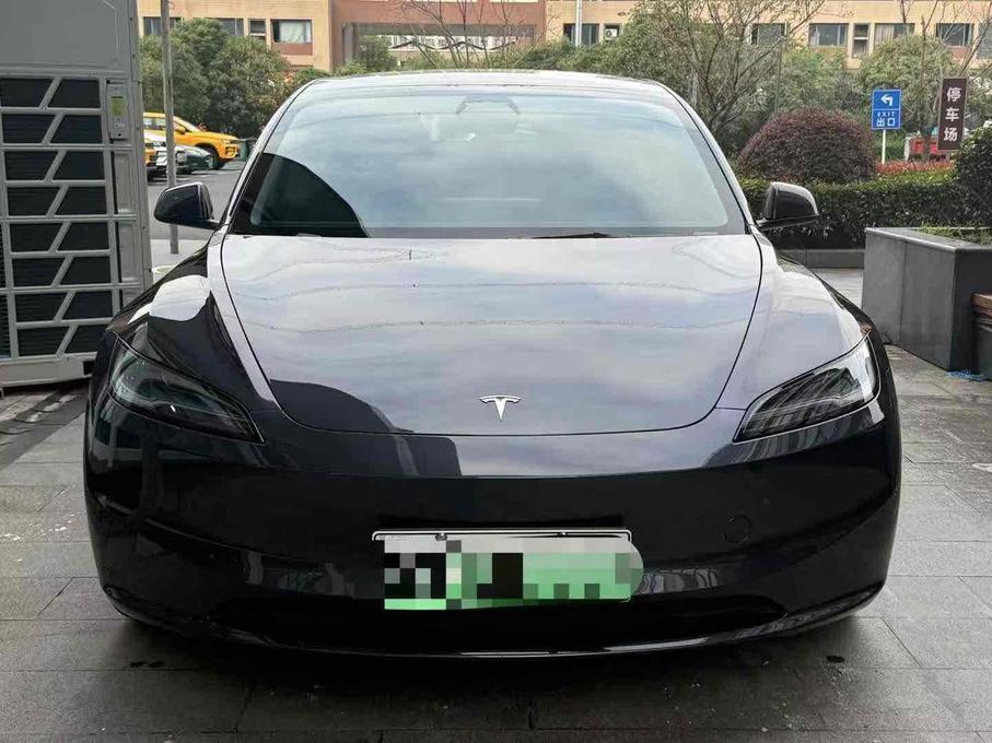 r1018394-tesla-model-3-2024_0