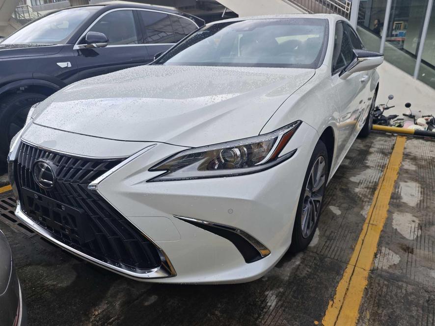 r1018417-lexus-es-2024_0