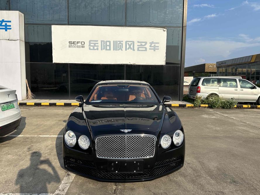 r1018442-bentley-flying-spur-2024_0