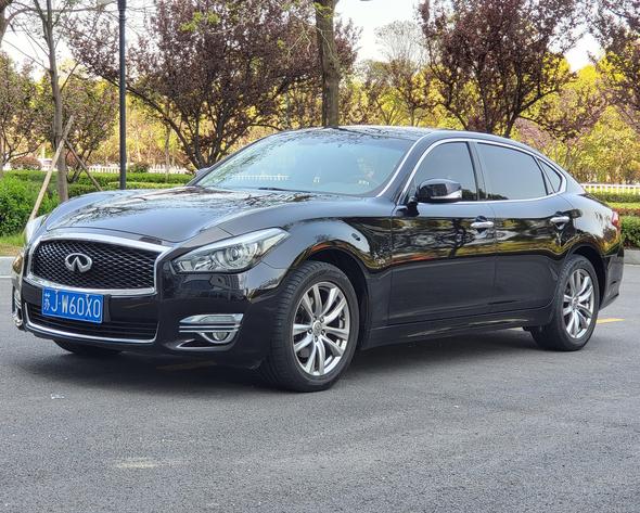 r1018592-infiniti-q70-2016_0